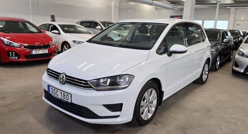 Vit Begagnad 2017 VW Golf VII Halvkombi | 135 000 kr (Marknadspris) - Bild 1/4