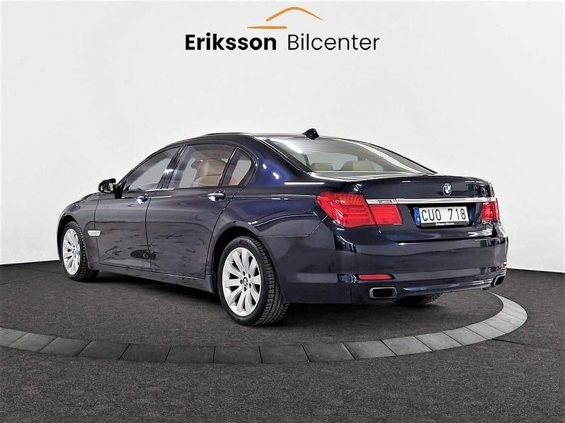 Begagnad BMW 740L 327 HK (240 kW) 2009 Mörkblå (blå) Sedan