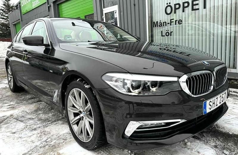 Begagnad BMW 520 Luxury Line 190 HK (139 kW) 2017 Brun Sedan