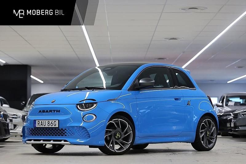 Begagnad Abarth 500e 114 kW (155 HK) 2024 Blå Halvkombi