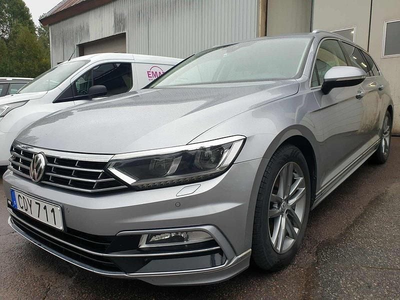 Silver Begagnad 2018 VW Passat GT Kombi | 179 000 kr (Bra pris) - Bild 1/4