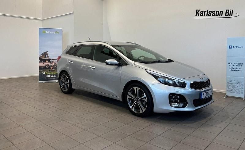 Grå Begagnad 2016 Kia Ceed Sportswagon GT-Line Kombi | 124 900 kr (Marknadspris) - Bild 1/4