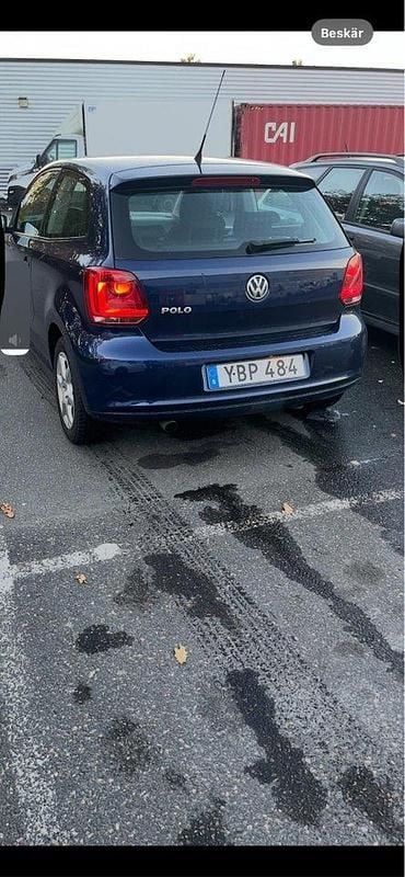 Blå Begagnad 2011 VW Polo Trendline Halvkombi | 52 000 kr (Superpris) - Bild 1/4