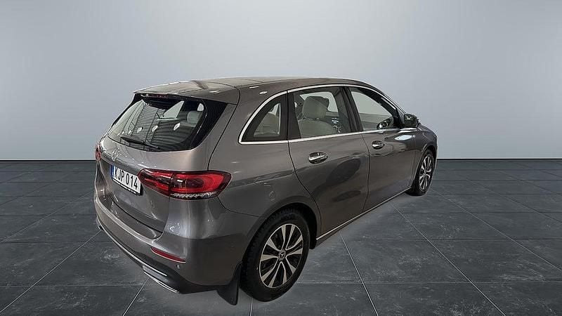 Begagnad Mercedes B200 150 HK (110 kW) 2020 Mörkgrå Minibuss