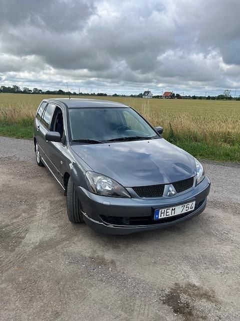 Grå Begagnad 2006 Mitsubishi Lancer Kombi | 12 000 kr (Bra pris) - Bild 1/4