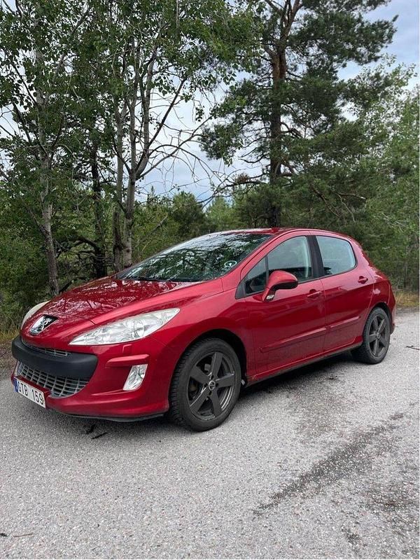 Röd Begagnad 2008 Peugeot 308 Halvkombi | 29 800 kr (Marknadspris) - Bild 1/4