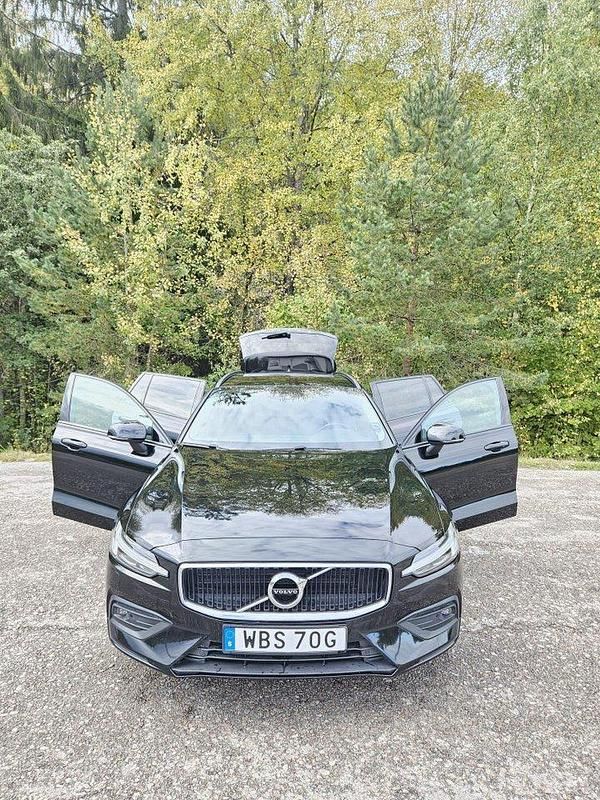 Svart Begagnad 2020 Volvo V60 Kombi | 260 000 kr (Bra pris) - Bild 1/4