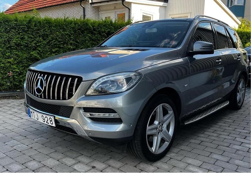 Silver Begagnad 2012 Mercedes ML350 SUV | 199 000 kr (Lite dyr) - Bild 1/4