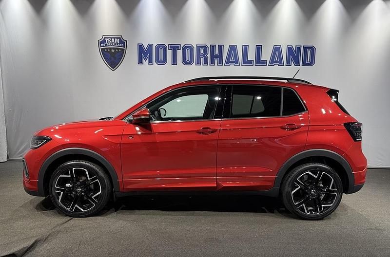 Röd Ny 2026 VW T-Cross R-line SUV | 345 400 kr (Dyr) - Bild 1/4