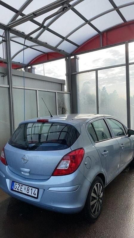 Blå Begagnad 2008 Opel Corsa Halvkombi | 30 000 kr (Marknadspris) - Bild 1/3