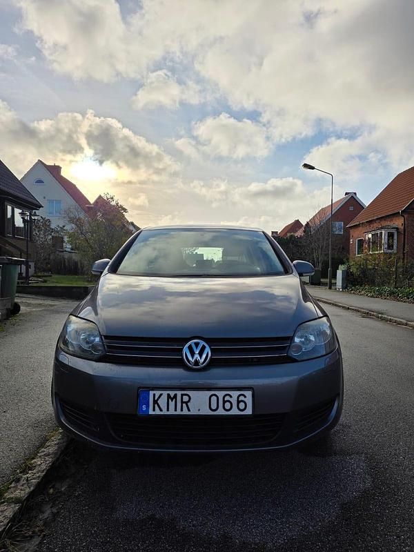 Begagnad 2009 VW Golf VI Halvkombi | 45 000 kr (Marknadspris) - Bild 1/3