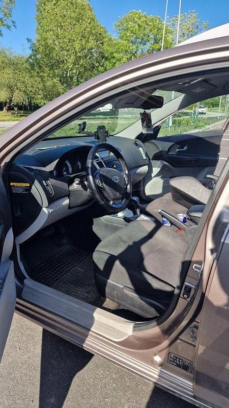 Grå Begagnad 2008 Kia Ceed Sportswagon EX Kombi | 35 000 kr (Superpris) - Bild 1/4