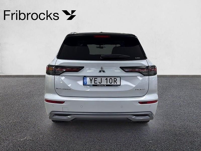 Begagnad Mitsubishi Outlander Edition 136 HK (100 kW) 2025 White diamond with black roof SUV