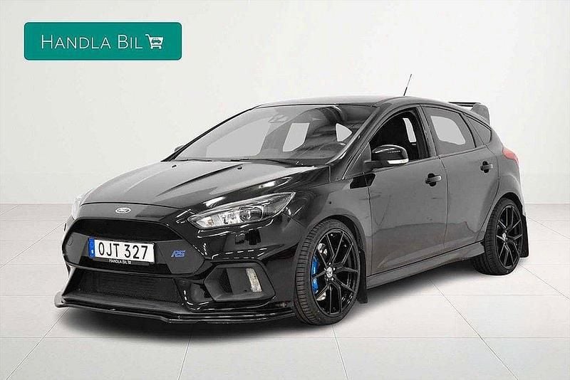 Svart Begagnad 2016 Ford Focus RS Halvkombi | 279 900 kr - Bild 1/4