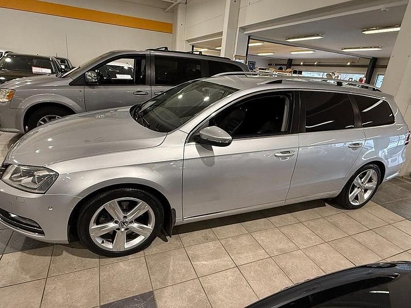 Silver Begagnad 2012 VW Passat Kombi | 119 000 kr (Dyr) - Bild 1/4