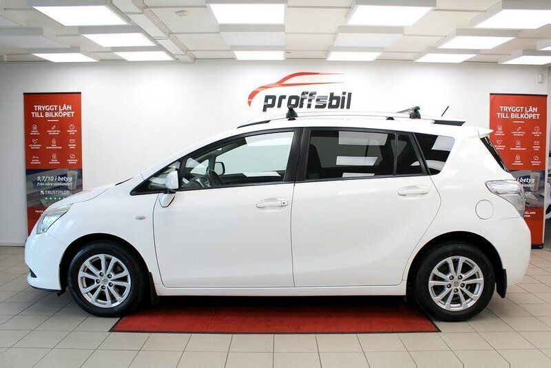 Vit Begagnad 2011 Toyota Verso Minibuss | 74 900 kr (Dyr) - Bild 1/4