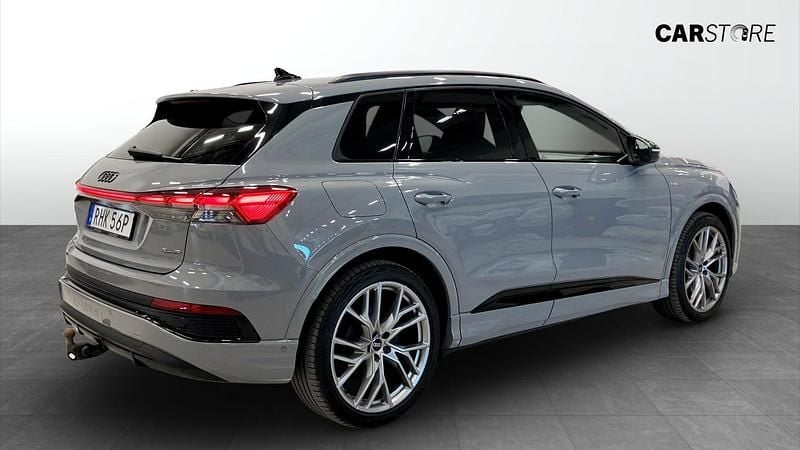Begagnad Audi Q4 e-tron S-Line 219 kW (299 HK) 2023 Grå SUV