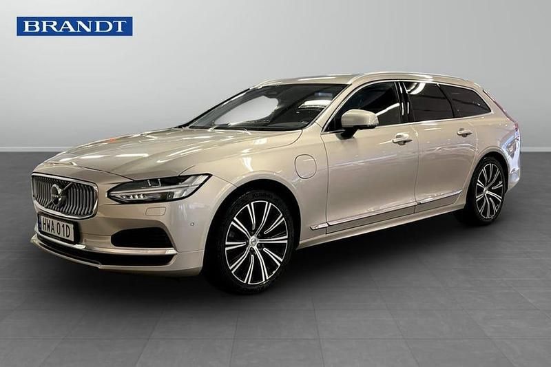 Grå Begagnad 2023 Volvo V90 Core Kombi | 399 900 kr (Marknadspris) - Bild 1/4