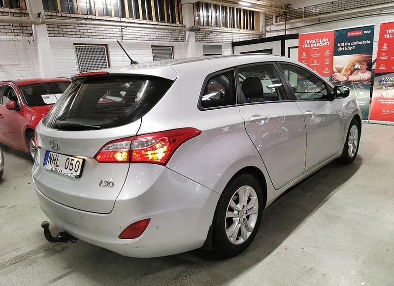 Begagnad Hyundai i30 135 HK (99 kW) 2013 Silver Kombi