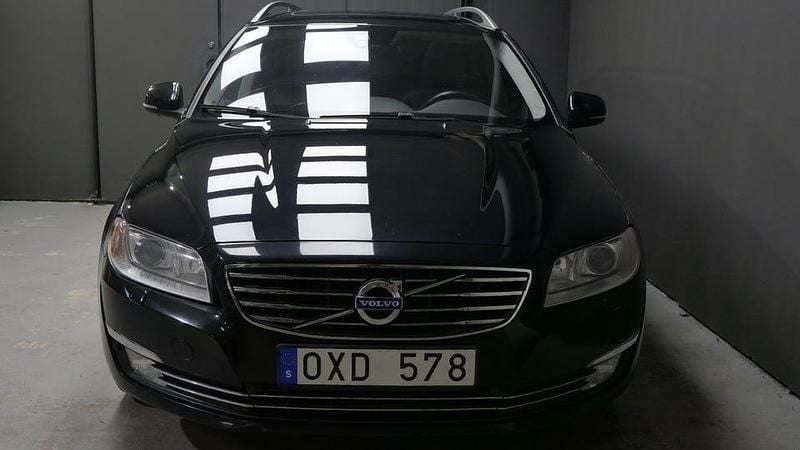 Begagnad Volvo V70 Summum 180 HK (132 kW) 2013 Svart Kombi