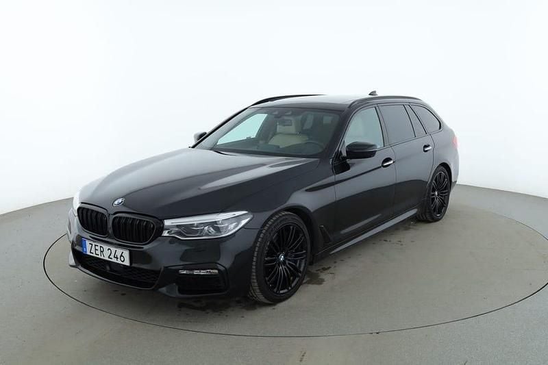 Svart Begagnad 2018 BMW 540 M Sport Kombi | 393 000 kr (Bra pris) - Bild 1/4