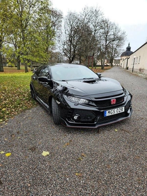 Begagnad 2019 Honda Civic Halvkombi | 280 000 kr (Marknadspris) - Bild 1/4