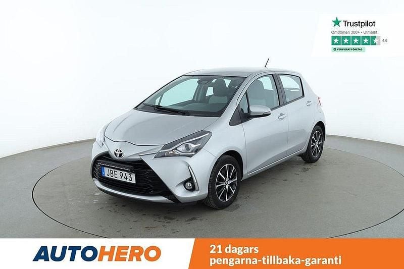 Silver Begagnad 2018 Toyota Yaris Touch Halvkombi | 132 000 kr (Marknadspris) - Bild 1/4