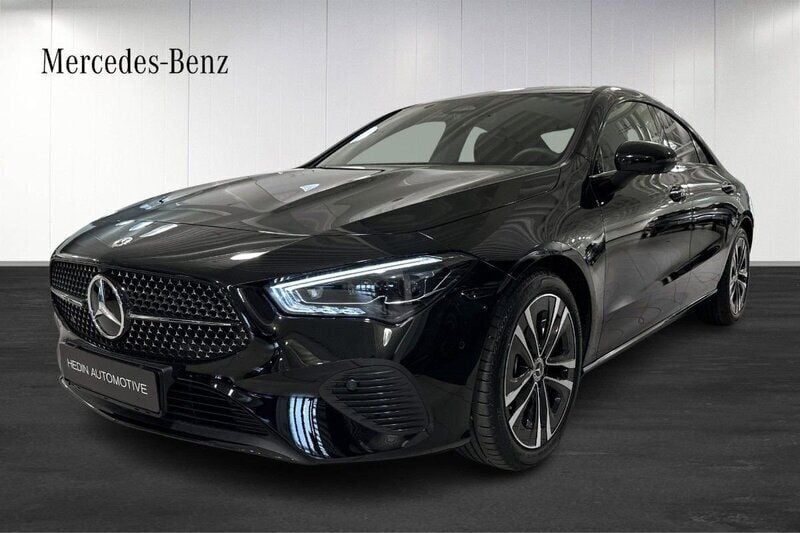 Ny 2025 Mercedes CLA200 Night Sportkupé | 468 500 kr - Bild 1/4