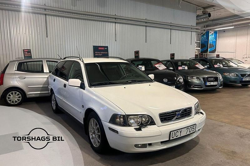 Vit Begagnad 2004 Volvo V40 Kombi | 34 900 kr (Lite dyr) - Bild 1/3