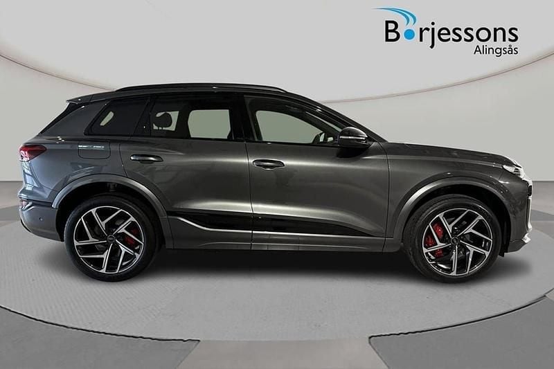 Begagnad Audi SQ6 e-tron Sport 380 kW (517 HK) 2024 Daytonagrå pärleffekt SUV