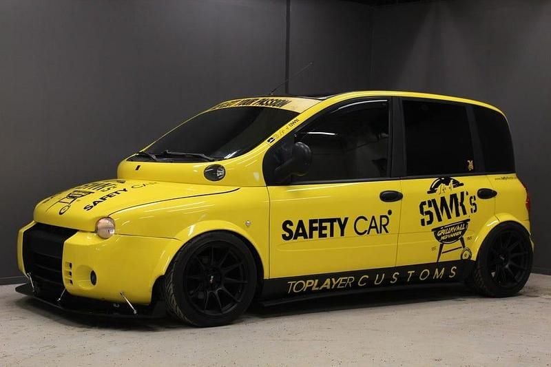 Begagnad Fiat Multipla 103 HK (75 kW) 2000 Silver Minibuss