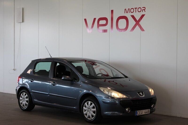 Mörkgrå Begagnad 2007 Peugeot 307 Halvkombi | 29 900 kr (Marknadspris) - Bild 1/4