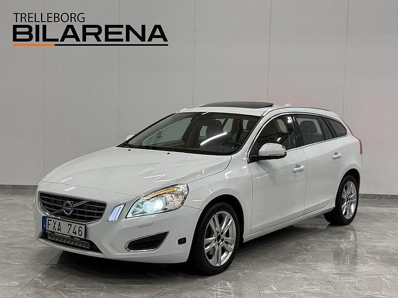 Vit Begagnad 2012 Volvo V60 Summum Kombi | 89 900 kr (Bra pris) - Bild 1/4