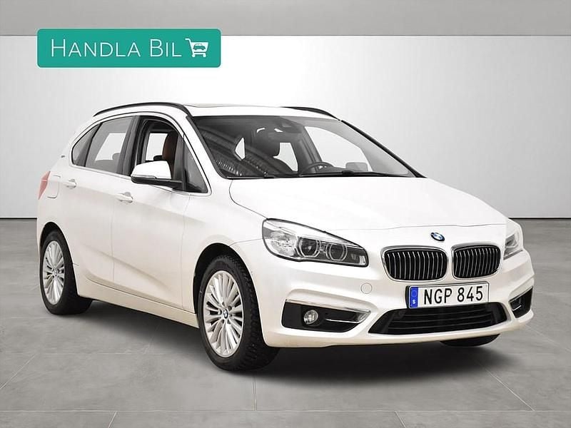 Begagnad BMW 225 Active Tourer Luxury Line 2016 Vit Minibuss