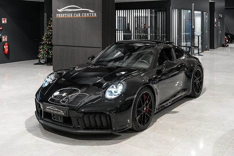 Begagnad Porsche 911 541 HK (397 kW) 2025 Svart