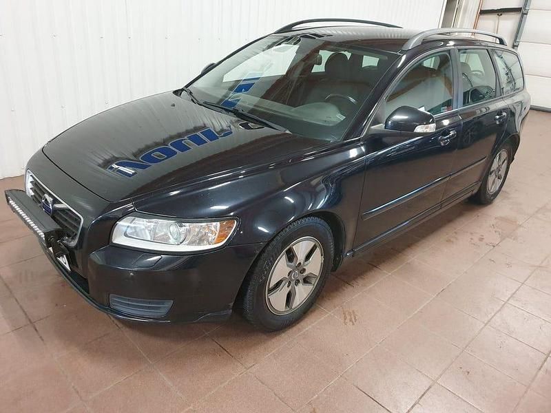 Begagnad Volvo V50 109 HK (80 kW) 2011 Svartmetallic Kombi