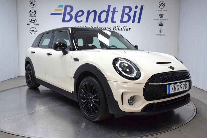 Vit Begagnad 2022 Mini Cooper S Clubman Kombi | 269 500 kr (Marknadspris) - Bild 1/3