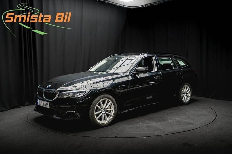 Svart Begagnad 2021 BMW 330 Shadowline Kombi | 268 900 kr - Bild 1/3