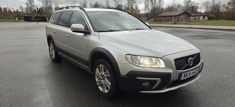 Silver Begagnad 2016 Volvo XC70 Standard Kombi | 219 000 kr (Marknadspris) - Bild 1/4