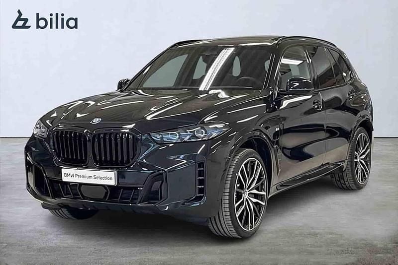 Svart Begagnad 2026 BMW X5 SUV | 1 079 900 kr - Bild 1/1