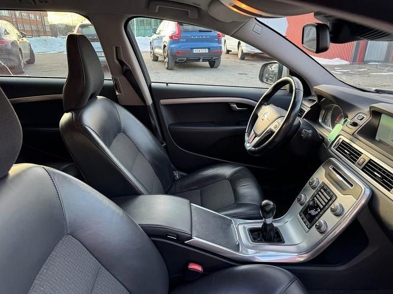 Begagnad Volvo V70 Momentum 116 HK (85 kW) 2015 Silver Kombi