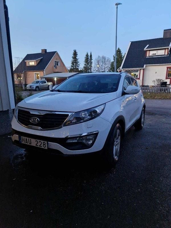 Vit Begagnad 2012 Kia Sportage EX SUV | 89 000 kr (Marknadspris) - Bild 1/4