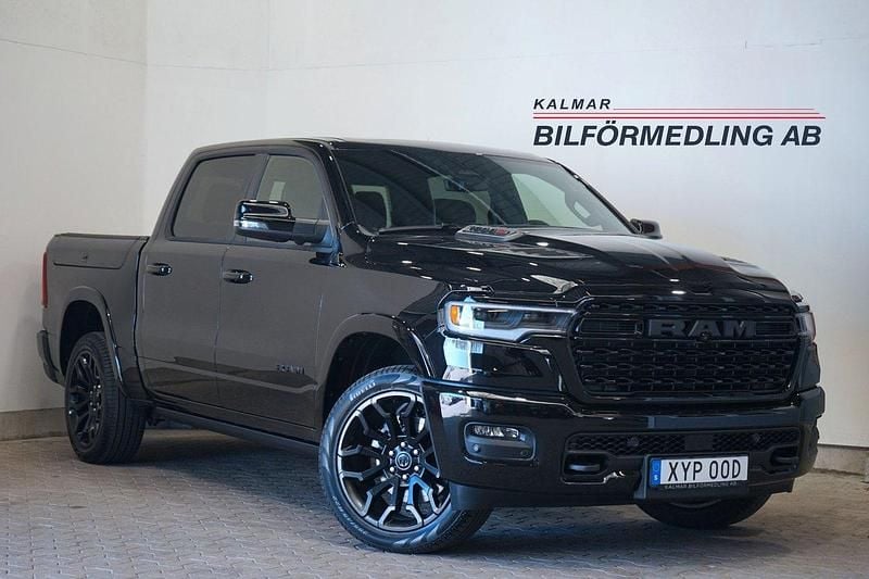 Svart Ny 2025 Dodge Ram Limited Pickup | 1 332 500 kr (Marknadspris) - Bild 1/4
