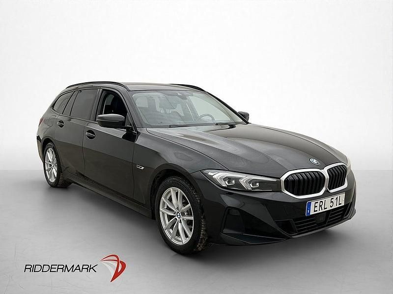 Begagnad BMW 330e Sport Line 184 HK (135 kW) 2022 Svart Kombi