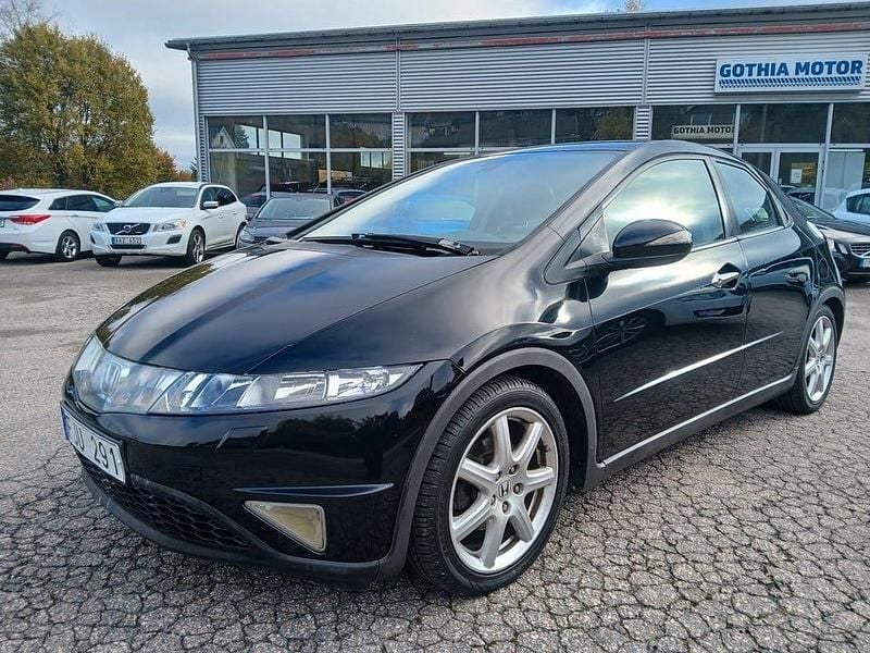 Svart Begagnad 2008 Honda Civic Sport Halvkombi | 29 900 kr (Superpris) - Bild 1/4