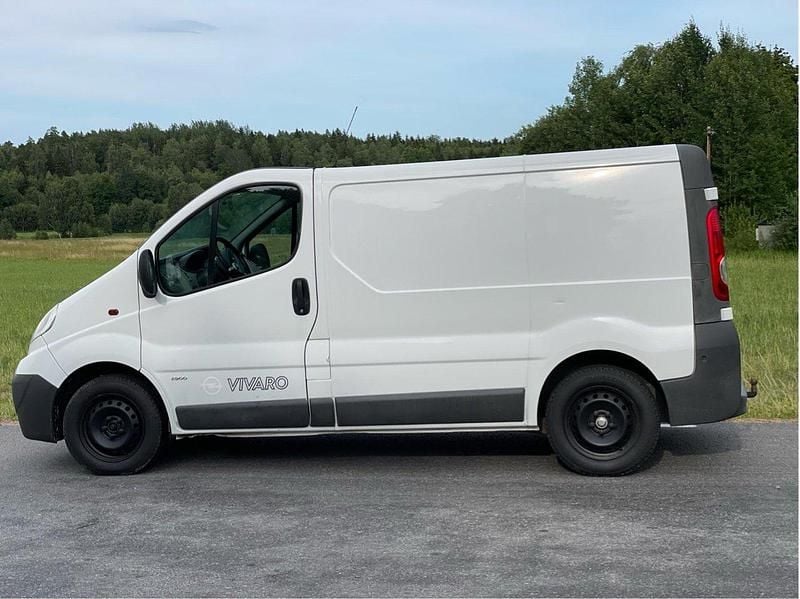 Vit Begagnad 2012 Opel Vivaro Van | 55 000 kr (Marknadspris) - Bild 1/4
