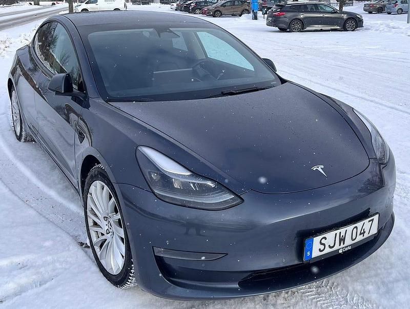 Begagnad Tesla Model 3 Long Range AWD 323 kW (440 HK) 2021 Midnight silver metallic (pmng) Sedan