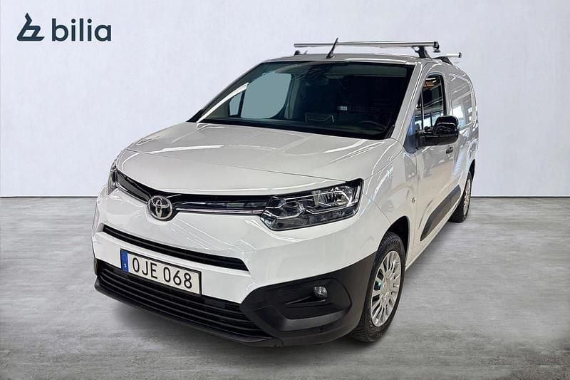 Vit Begagnad 2023 Toyota Proace City City Van | 304 900 kr - Bild 1/3