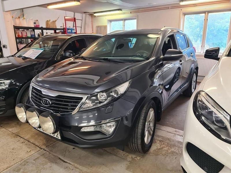 Mörkgrå Begagnad 2011 Kia Sportage EX SUV | 75 000 kr (Marknadspris) - Bild 1/4