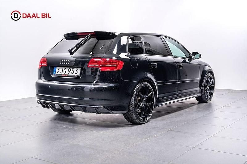 Begagnad Audi RS3 Sportback Ambition 340 HK (250 kW) 2012 Svart Halvkombi